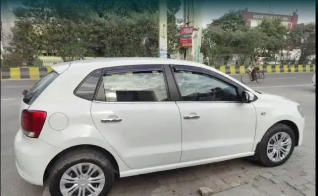 Volkswagen Polo Comfortline 1.2L (D) 2013