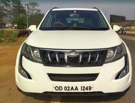 Mahindra XUV500 W6 2017
