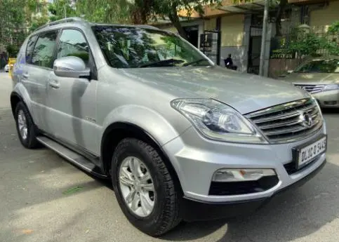 Mahindra Ssangyong Rexton RX7 2013