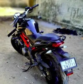 Benelli TNT 300 2015