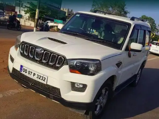 Mahindra Scorpio S10 2016