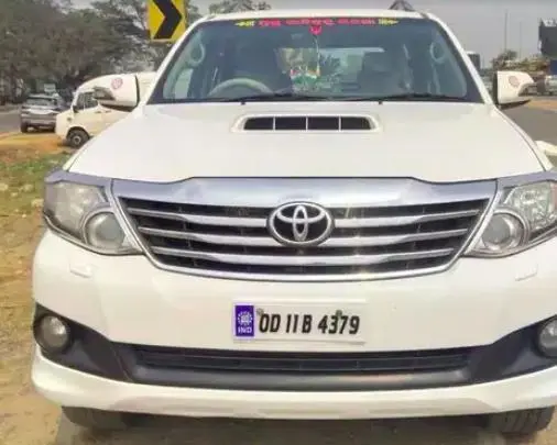 Toyota Fortuner 3.0 4X4 MT 2014