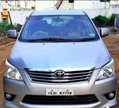 Toyota Innova 2.5 V 8 STR 2013