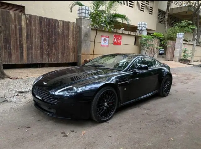 Aston Martin V8 Vantage Coupe 2011