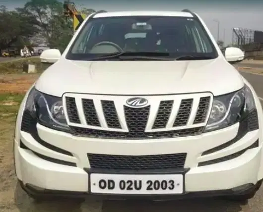 Mahindra XUV500 W8 2015