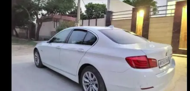 BMW 5 Series 530d 2011