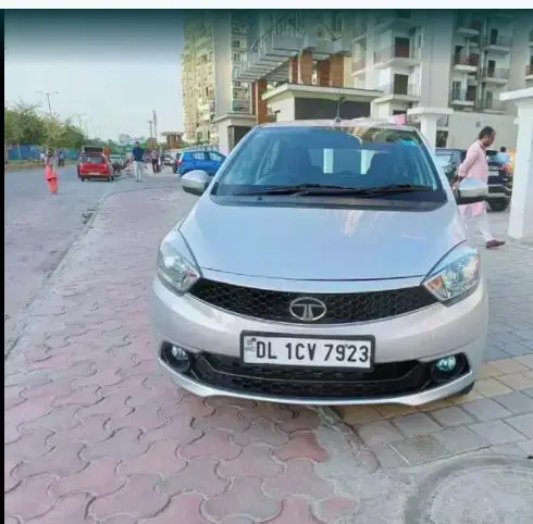 Tata Tiago Revotron XT 2017
