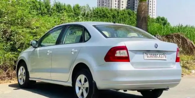 Skoda Rapid 1.6 MPI AMBITION AT 2014