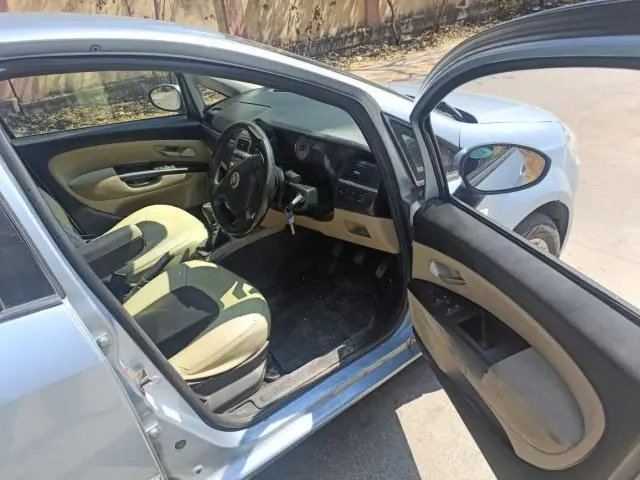 Fiat Linea EMOTION 1.3 2010