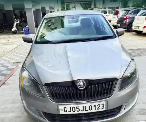 SKODA RAPID 1.5 TDI CR ELEGANCE 2015