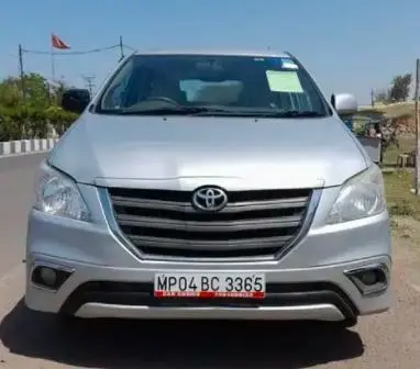 Toyota Innova 2.5 G 8 STR BS III 2014