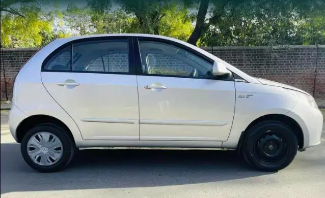 Tata Indica Vista Aura 1.3 Quadrajet 2011