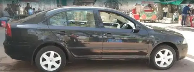 Skoda Laura AMBIENTE 2.0 TDI CR AT 2009