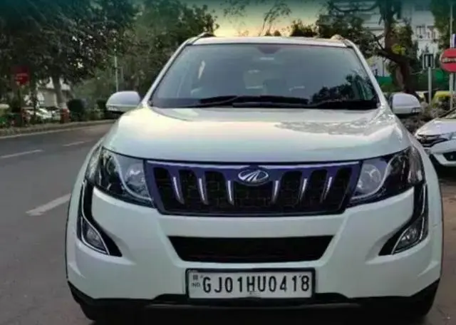 Mahindra XUV500 W9 2017