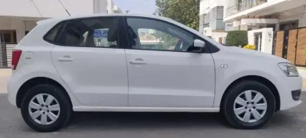 Volkswagen polo Trendline 1.2L (D) 2012
