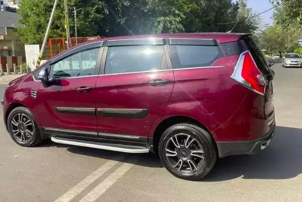 Mahindra Marazzo M8 7 STR 2019