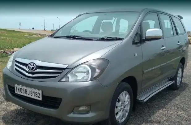 Toyota Innova 2.5 V 7 STR 2011