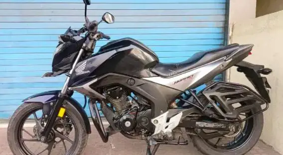 Honda CB Hornet 160R CBS 2016