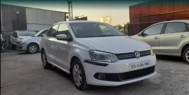 Volkswagen Vento Highline Petrol AT 2011