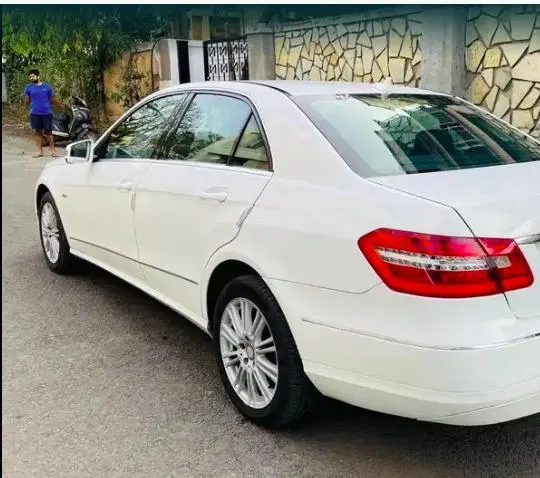 Mercedes-Benz E-Class 220 CDI AT 2012