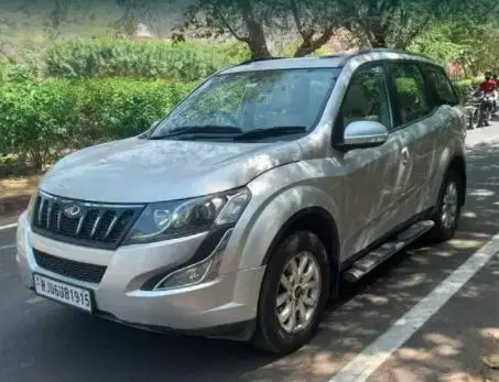 Mahindra XUV500 W10 AWD 2015
