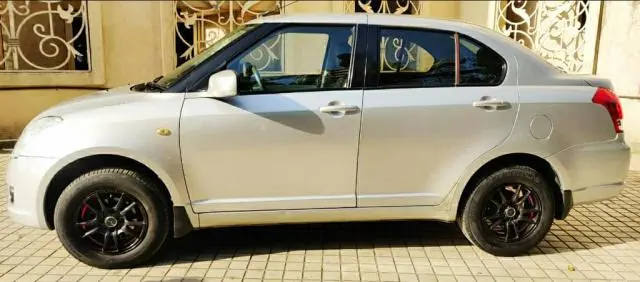 Maruti Suzuki Swift DZire VXi 2010