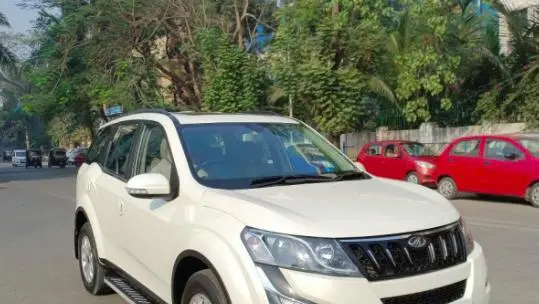 Mahindra XUV500 W10 2016