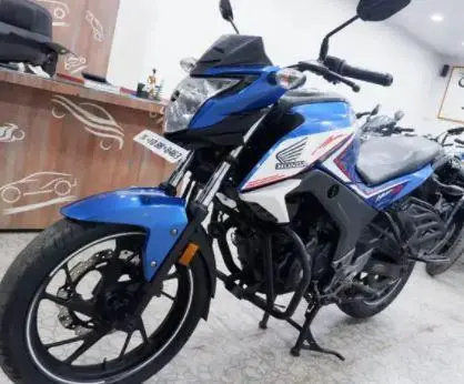 Honda CB Hornet 160R CBS 2018