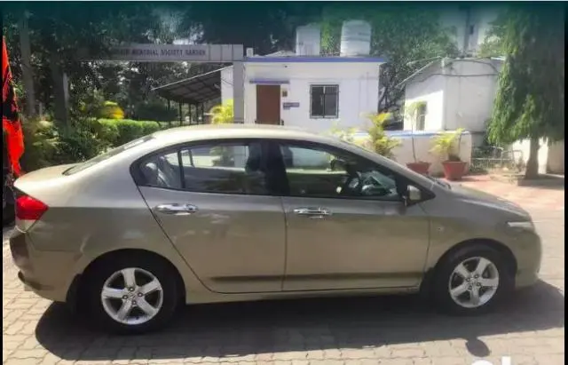 Honda City 1.5 V MT 2010