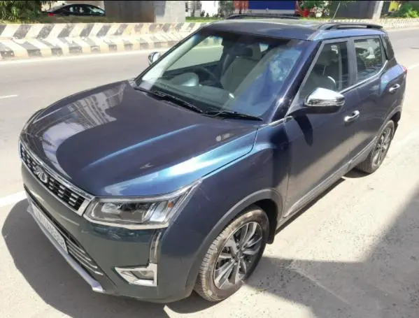Mahindra XUV300 W8 (O) AMT Dual Tone Diesel BS6 2021