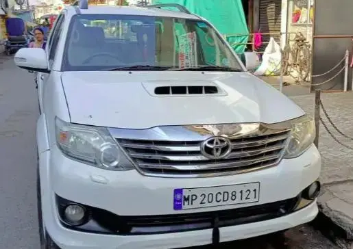 Toyota Fortuner 3.0 4x4 AT 2013