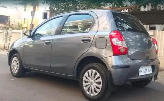 Toyota Etios Liva G 2013