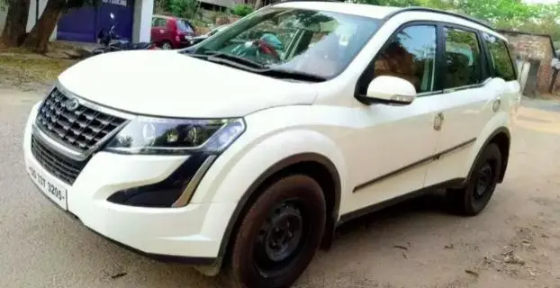 Mahindra XUV500 W7 2018