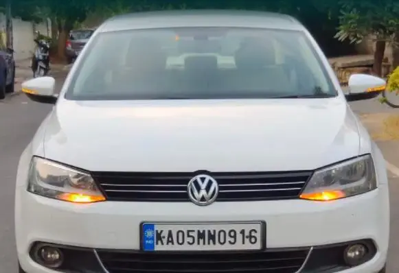 Volkswagen Jetta 2.0L TDI Highline 2013