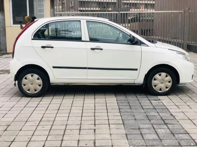 Tata Indica Vista Aqua Quadrajet BS-IV 2009