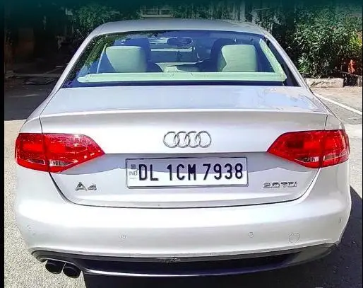 Audi A4 2.0 TDI premium 2012