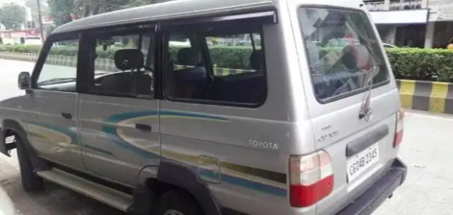 Toyota Qualis FS B4 2004