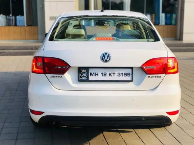 Volkswagen Jetta 2.0L TDI Highline AT 2014