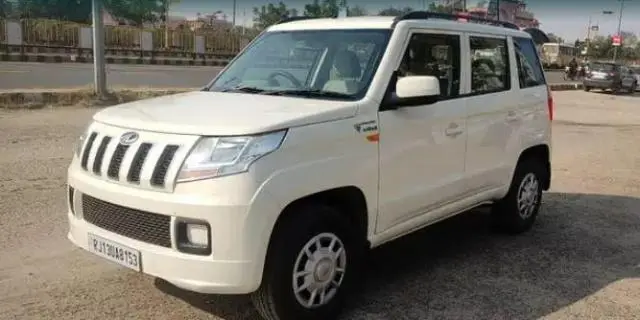 Mahindra TUV300 T6 Plus 2016