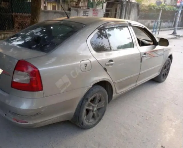 Skoda Laura AMBIENTE 1.9 PD 2011