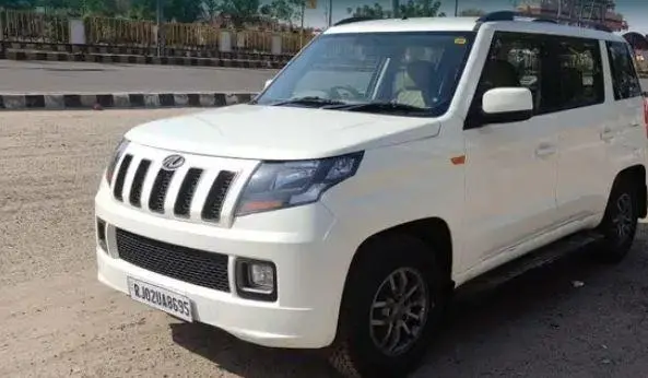 Mahindra TUV300 T10 2019