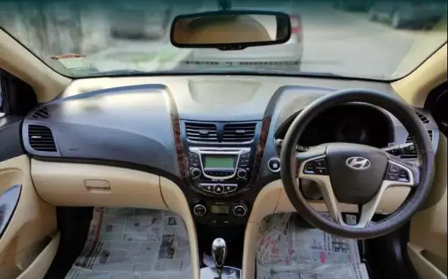 Hyundai Verna 1.6 CRDI SX 2012