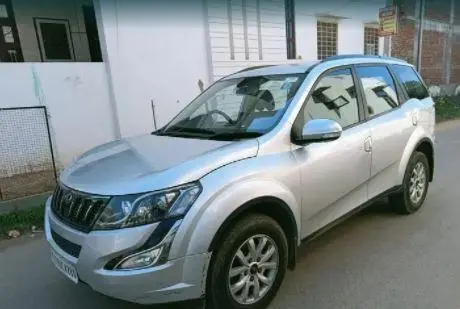 Mahindra XUV500 W8 2015