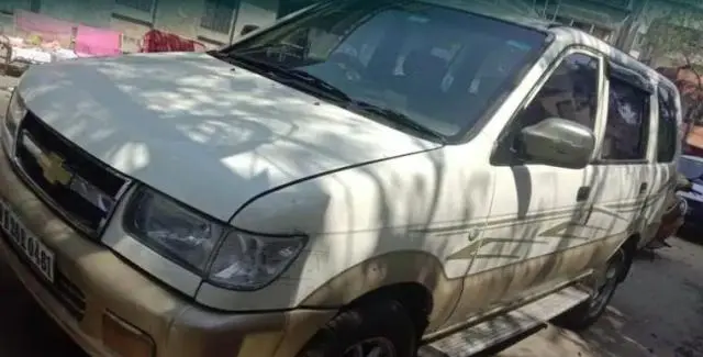 Chevrolet Tavera Neo 3 LT 9 STR BS III 2011