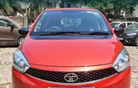 Tata Tiago Revotron XE 2016