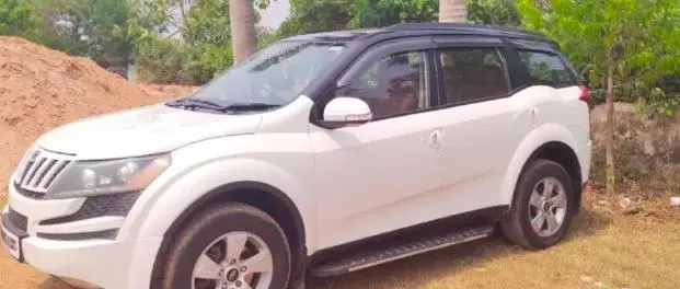 Mahindra XUV500 W8 2012