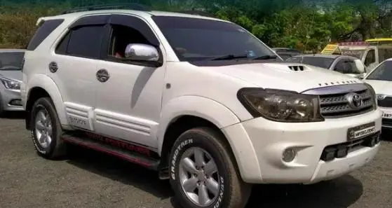 Toyota Fortuner 3.0 4X4 MT 2011