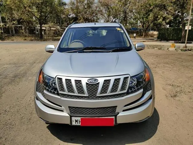 Mahindra XUV500 W4 2015