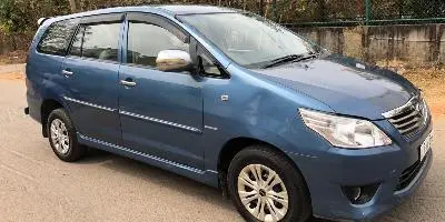 Toyota Innova 2.0 GX 2013