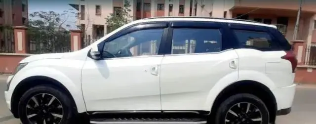 Mahindra XUV500 W11 (O) 2019